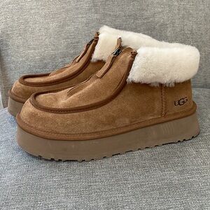 UGG Funkette Platform Boots